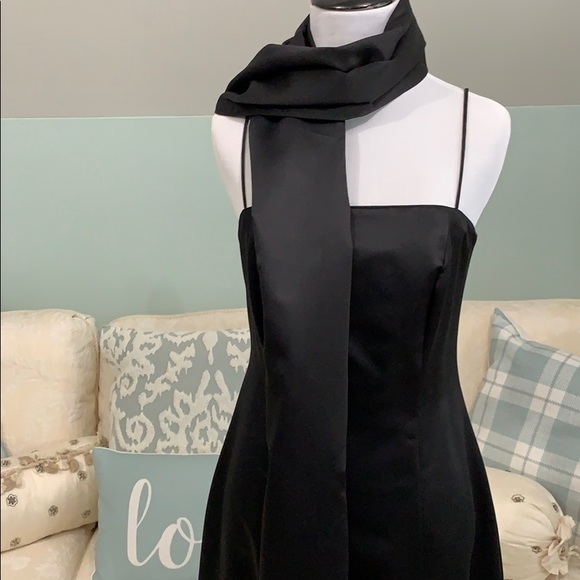 NWT Gorgeous Chic Black Gown with matching wrap - Picture 6 of 7